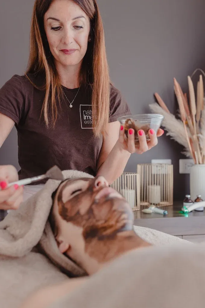 Trattamento viso con maschera da Naturalmente Estetica